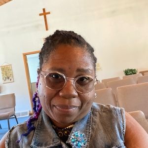 Meet your Posher, Alicia